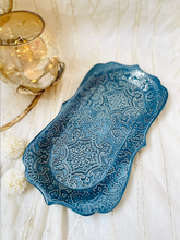 Load image into Gallery viewer, Handmade Ceramic Platter with Fancy Rim (Medium)
