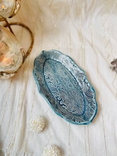 Load image into Gallery viewer, Handmade Ceramic Platter with Fancy Rim (Small)