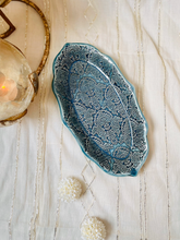 Load image into Gallery viewer, Handmade Ceramic Platter with Fancy Rim (Small)