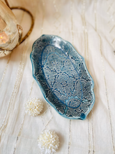 Load image into Gallery viewer, Handmade Ceramic Platter with Fancy Rim (Small)