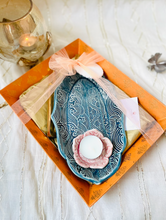 Load image into Gallery viewer, Handmade Ceramic Platter with Fancy Rim (Small)