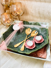 Load image into Gallery viewer, Handmade Ceramic Round Leaf Platter (Large)