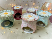 Load image into Gallery viewer, Handmade Ceramic Diffuser with 3 Handmade Scented Soywax Melts

