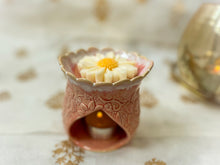 Load image into Gallery viewer, Handmade Ceramic Diffuser with 3 Handmade Scented Soywax Melts
