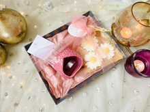 Load image into Gallery viewer, Handmade Ceramic Diffuser with 3 Handmade Scented Soywax Melts
