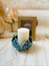 Load image into Gallery viewer, Handmade Ceramic Lotus Candle Holder (with feet)
