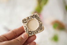 Load image into Gallery viewer, Handmade paint palette, handmade ceramics, handmade art palettes, water-colours, oil paints, acrylic paints, vintage, ceramic palette, art accessories, artist palette, paint pan
