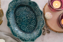 Load image into Gallery viewer, Handmade Ceramic Platter with Decorative Rim- Medium
