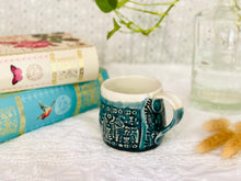 Load image into Gallery viewer, Vintage Horse Mug
