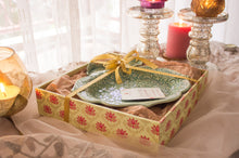 Load image into Gallery viewer, Handmade Ceramic Platter with Decorative Rim- Medium
