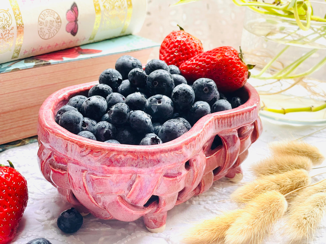 Curvy Ceramic Basket